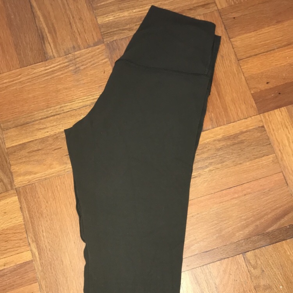Lululemon 🍋 dark olive align